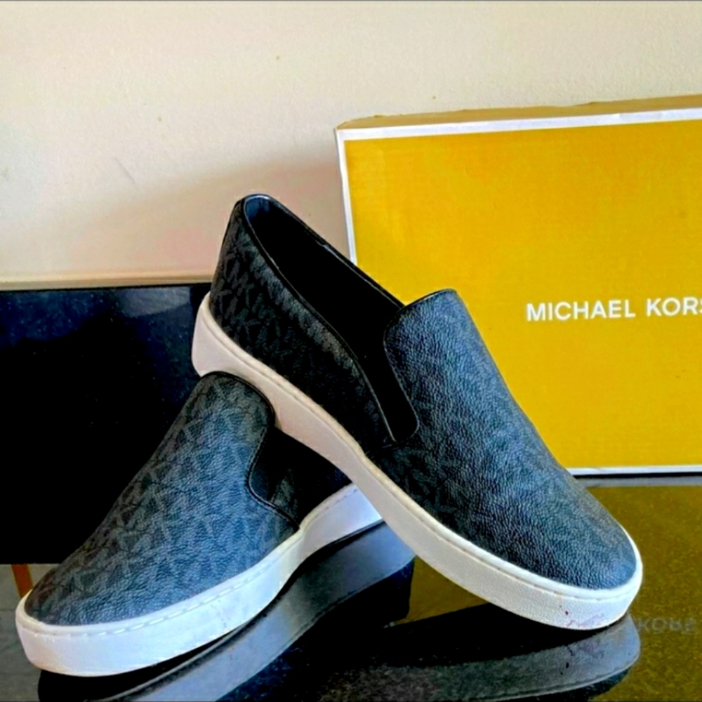 Mk Keaton slip on